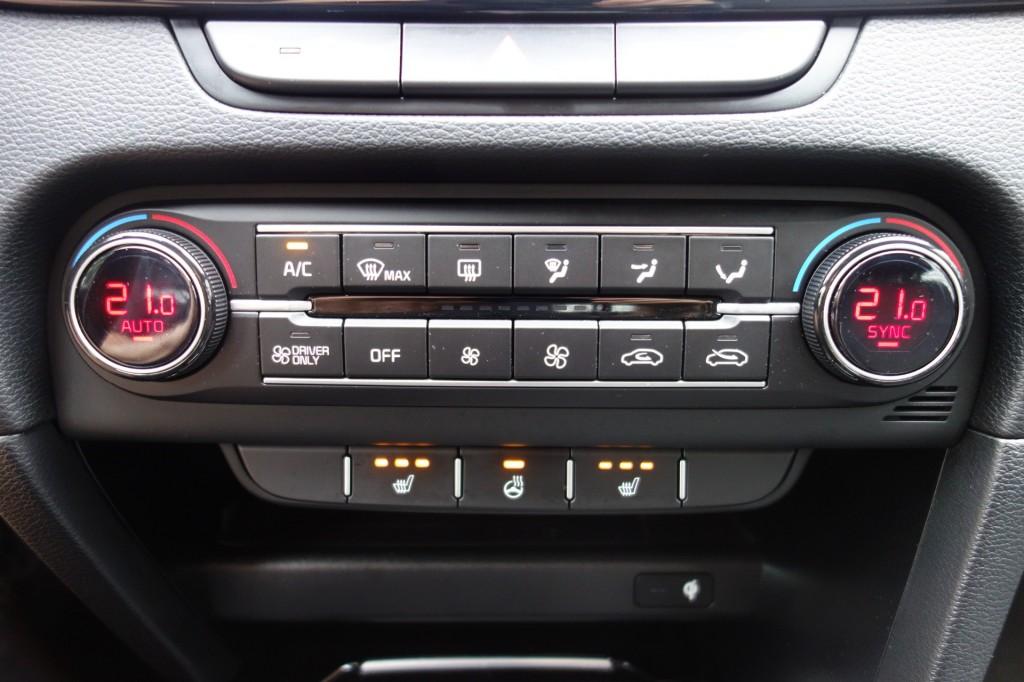 Kia CEED 1.6 GDI PHEV DYN+L, All Season, Stoelpakket, Winter, 77 km/l, Gebruikt, Huisgarantie, Met garantie (alle)