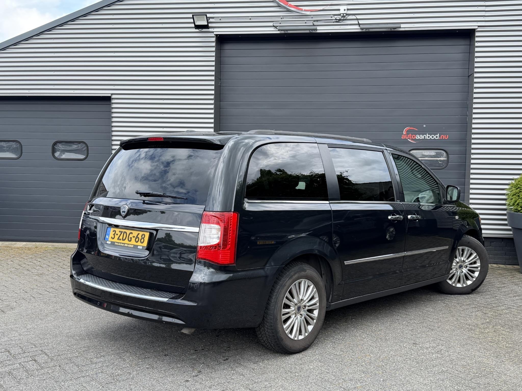Lancia Voyager 2.8 Multijet Gold | Navigatie | Camera | Stoe, Euro 5, 450 kg, Gebruikt, 4 cilinders