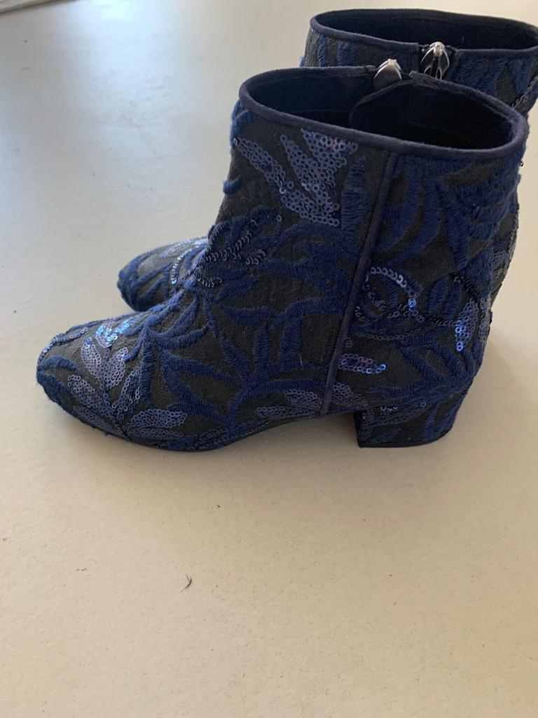 Elegante Paolo Rossi enkellaarsjes met blauwe details - Maat, Blauw, Lage of Enkellaarzen, Ophalen of Verzenden, Gedragen