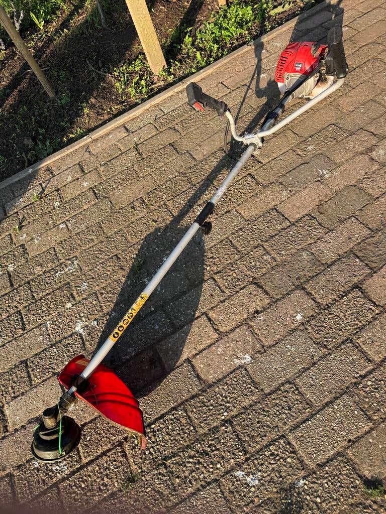 Krachtige Benzine Grastrimmer - Ideaal voor Tuinonderhoud, Tuin en Terras, Bosmaaiers, Ophalen, Gebruikt, Benzine