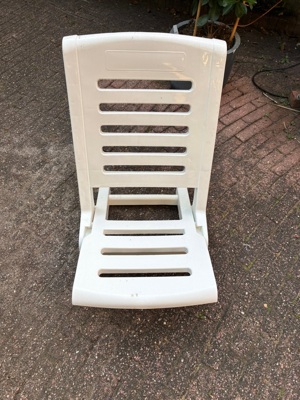 2 witte kunstof strandstoeltjes strandstoel, Ophalen of Verzenden, Zo goed als nieuw