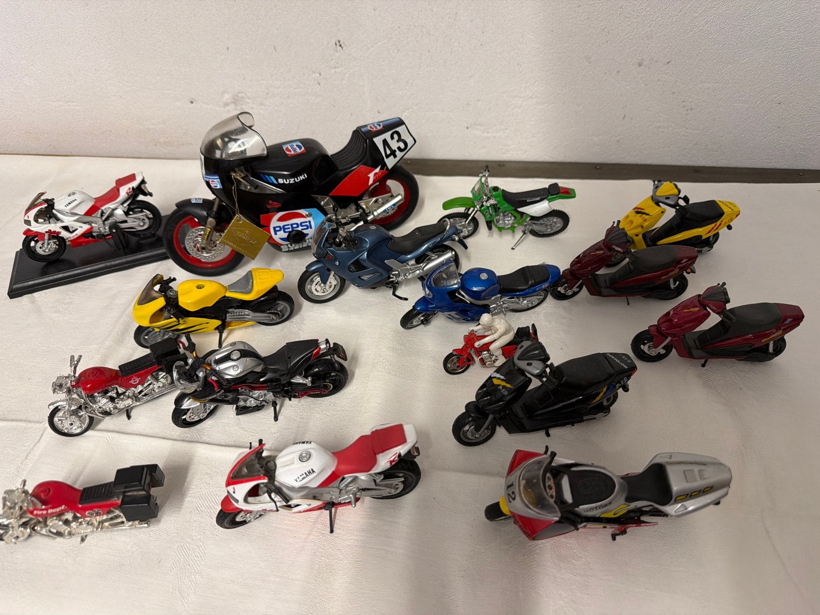 Diverse modelmotoren en scooters - Grote collectie, Hobby en Vrije tijd, Overige merken, Gebruikt, 1:32 tot 1:50, Overige typen