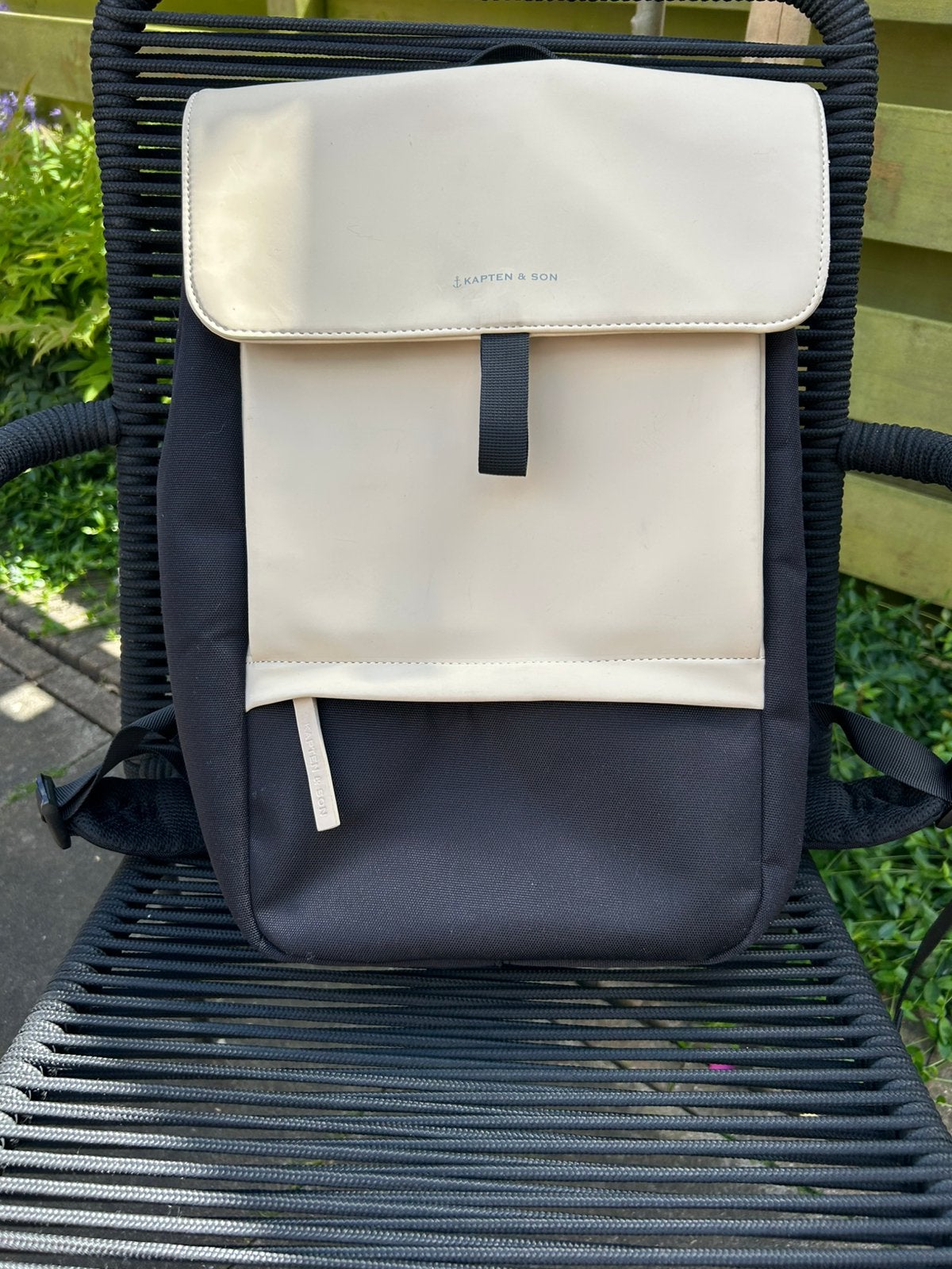 Rugtas Kapten & Son. Type: Fyn cream black, Sieraden, Tassen en Uiterlijk, Tassen | Rugtassen, Ophalen, Zo goed als nieuw, Overige merken