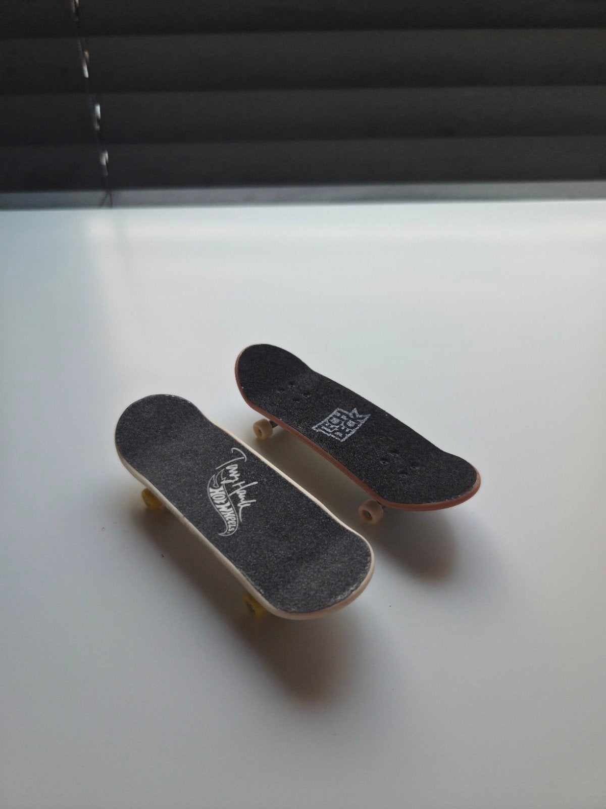 2x Fingerboard Tech deck + Hotwheels, Ophalen of Verzenden, Zo goed als nieuw, Skateboard