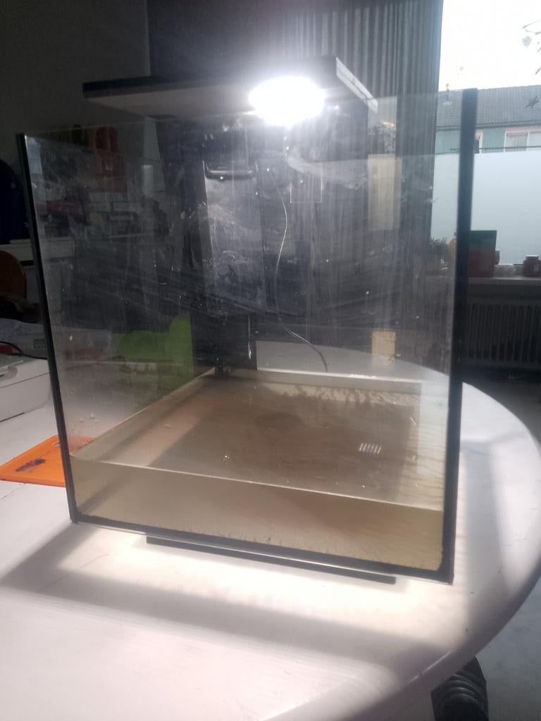 Aquarium met pomp, Ophalen, Zo goed als nieuw, Leeg aquarium
