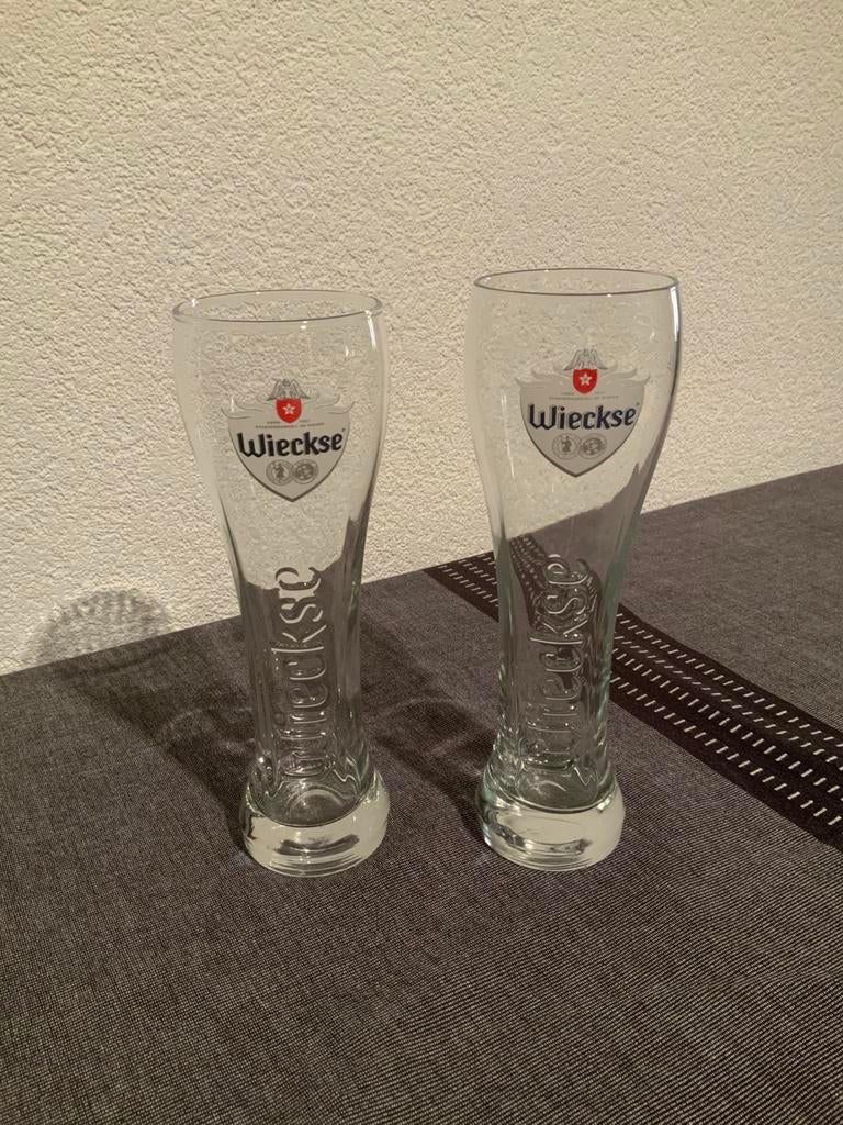 Twee Wieckse bierglazen. Nieuwstaat., Ophalen of Verzenden, Zo goed als nieuw, Glas of Glazen, Overige merken