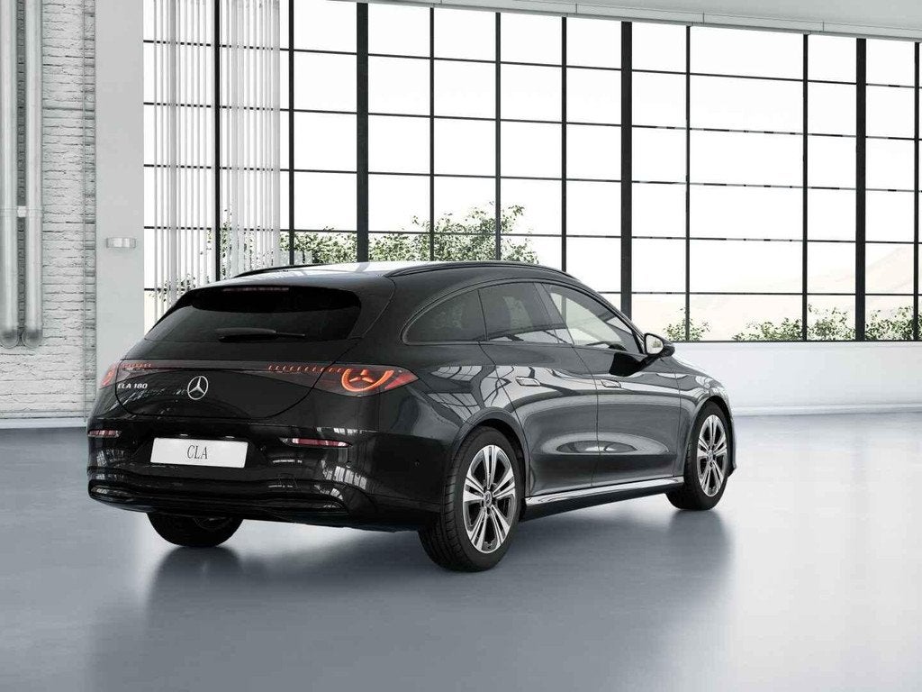 Mercedes-Benz CLA Shooting Brake 180 Business Solution, Auto's, Mercedes-Benz, CLA, 1800 kg, 4 cilinders, Zwart