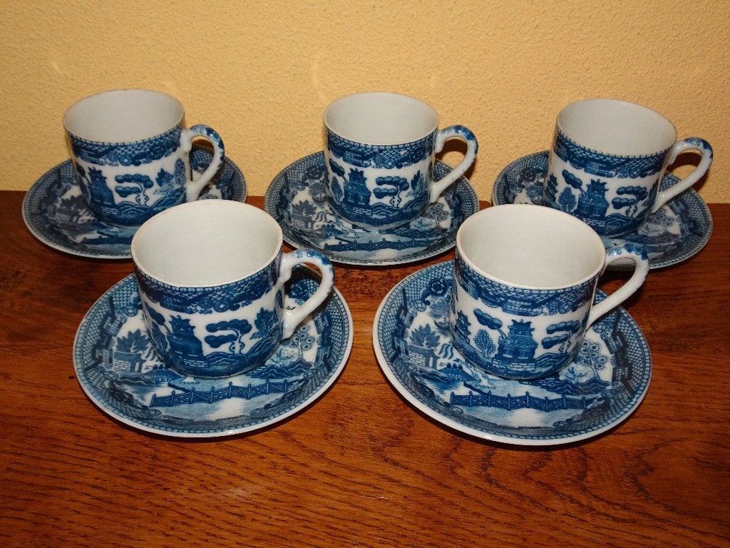 5 Japanse Blue Willow mokka kop en schotels, Huis en Inrichting, Keuken | Servies, Ophalen of Verzenden, Zo goed als nieuw, Overige stijlen