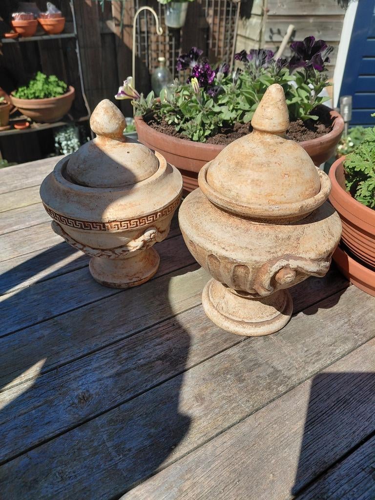 Terracotta dekselpotten potten, Ophalen