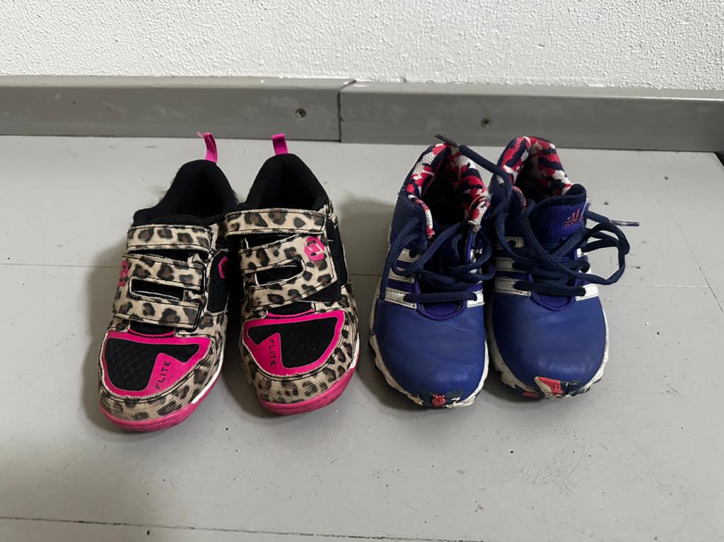 Hockeyschoenen, 2x mt29 en mt31, Gebruikt, Meisje, Sportschoenen, Ophalen of Verzenden