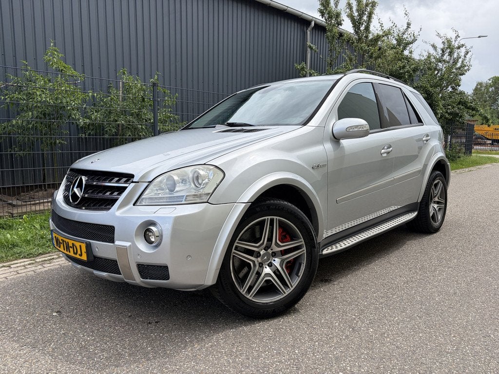 Mercedes-Benz M-Klasse AMG 63 / AUTOMAAT / SCHUIFDAK / NAVI, Auto's, Mercedes-Benz, Automaat, Gebruikt, 8 cilinders, Leder