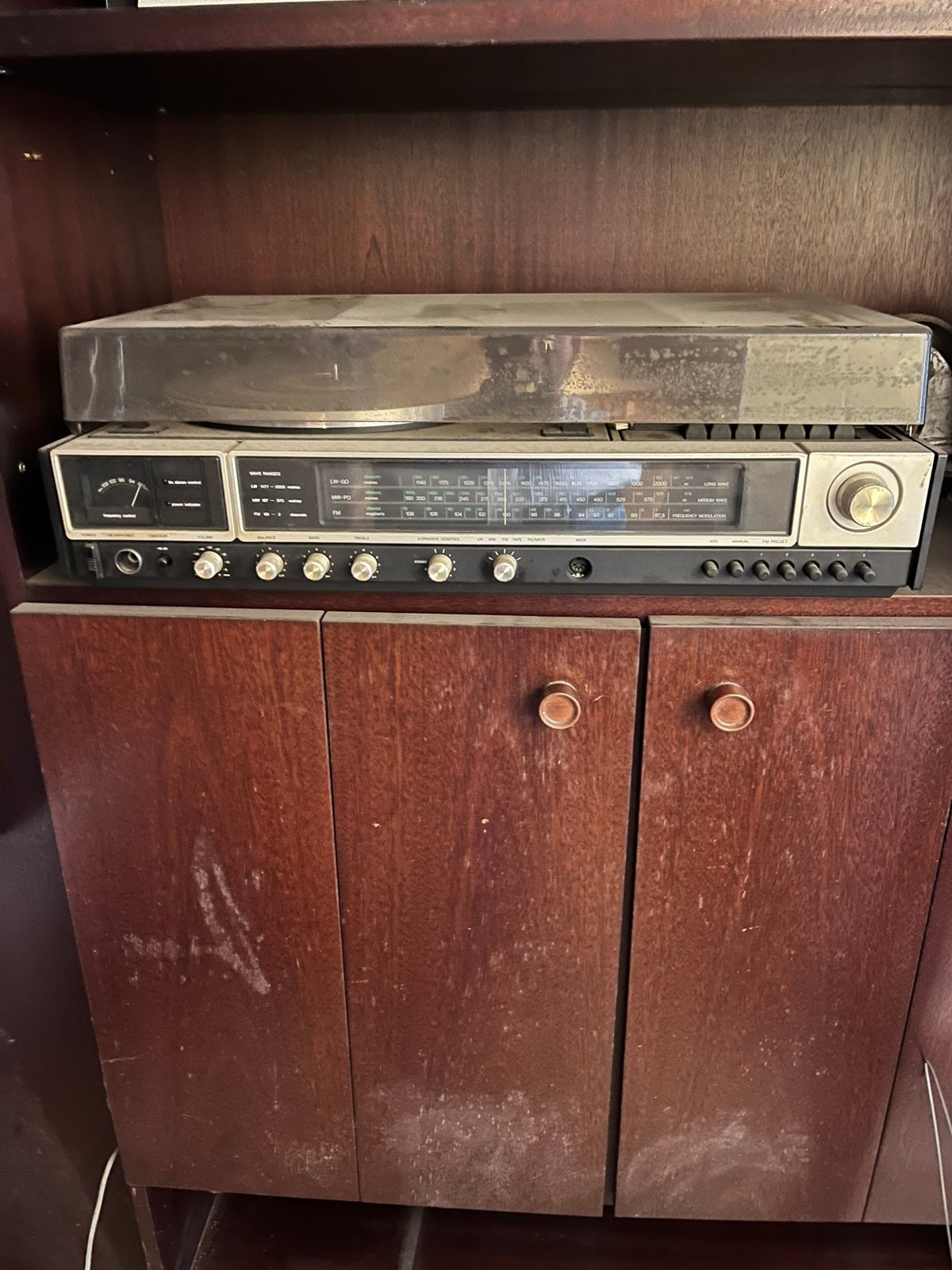 Radio/cassettedeck/platenspeler uit de 70er jaren, Ophalen