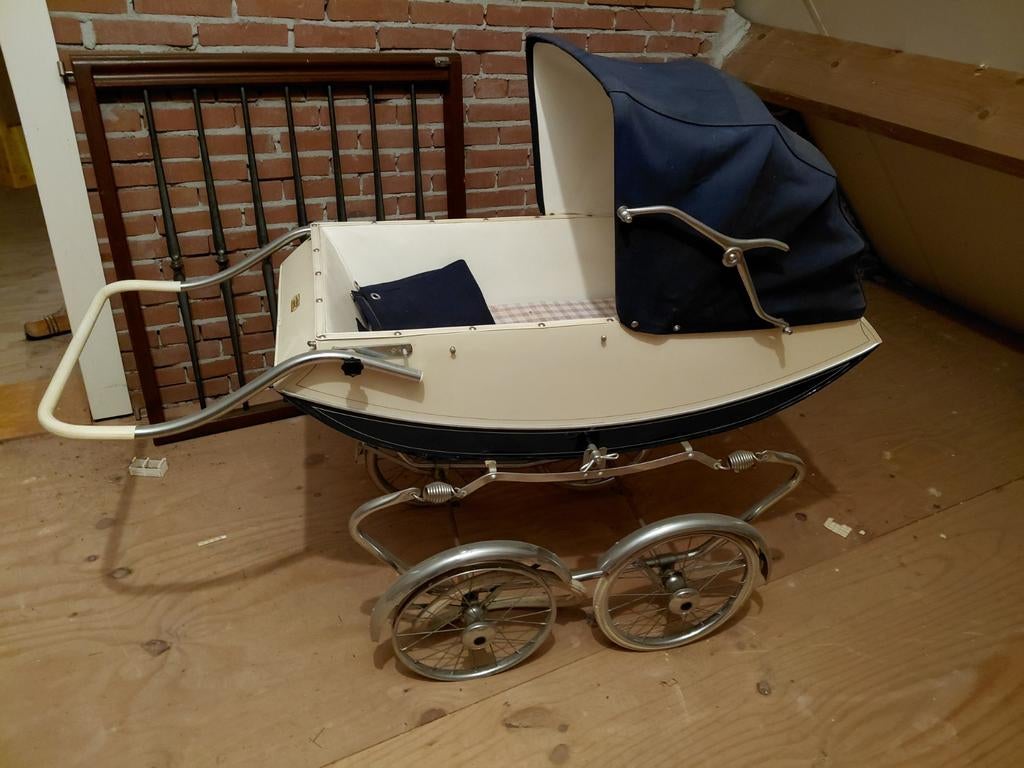 Mooie, vintage kinderwagen uit begin jaren '60, Gebruikt, Ophalen of Verzenden, Met reiswieg, Kinderwagen