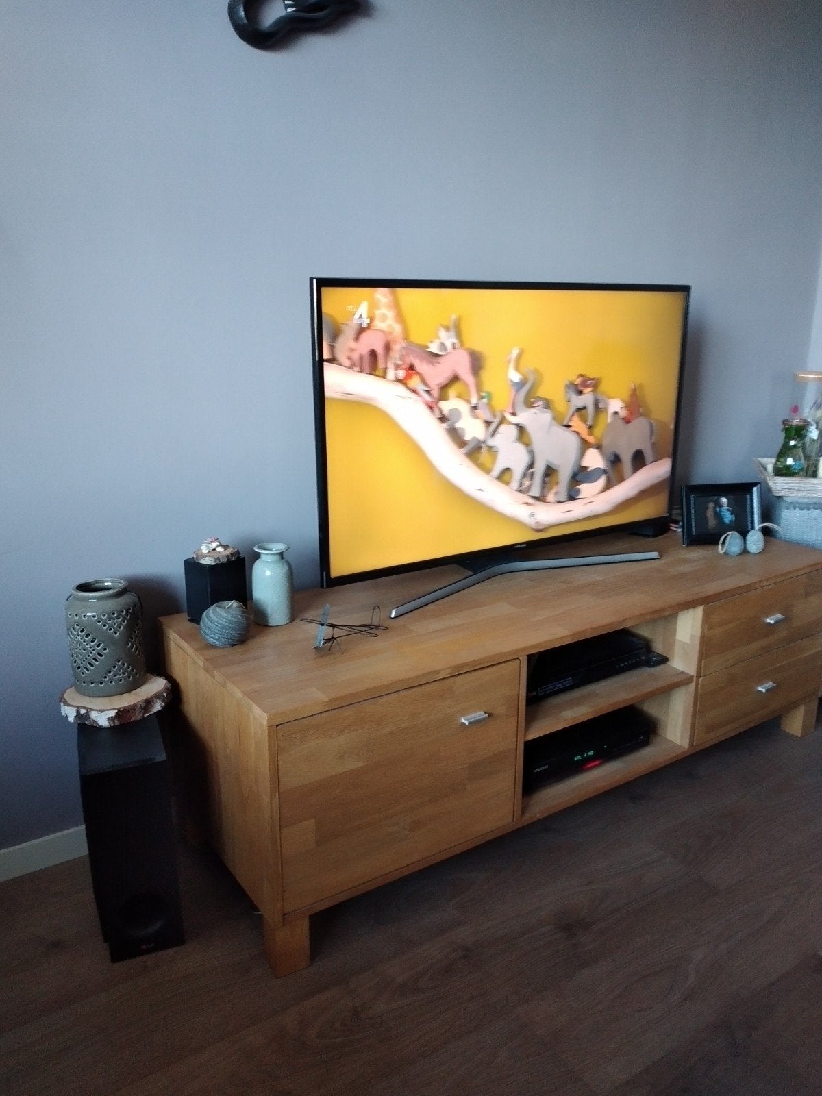 Tv meubel. 1.50 bij 0.50 en 0.47 hoog., Ophalen of Verzenden, 25 tot 50 cm, Minder dan 100 cm