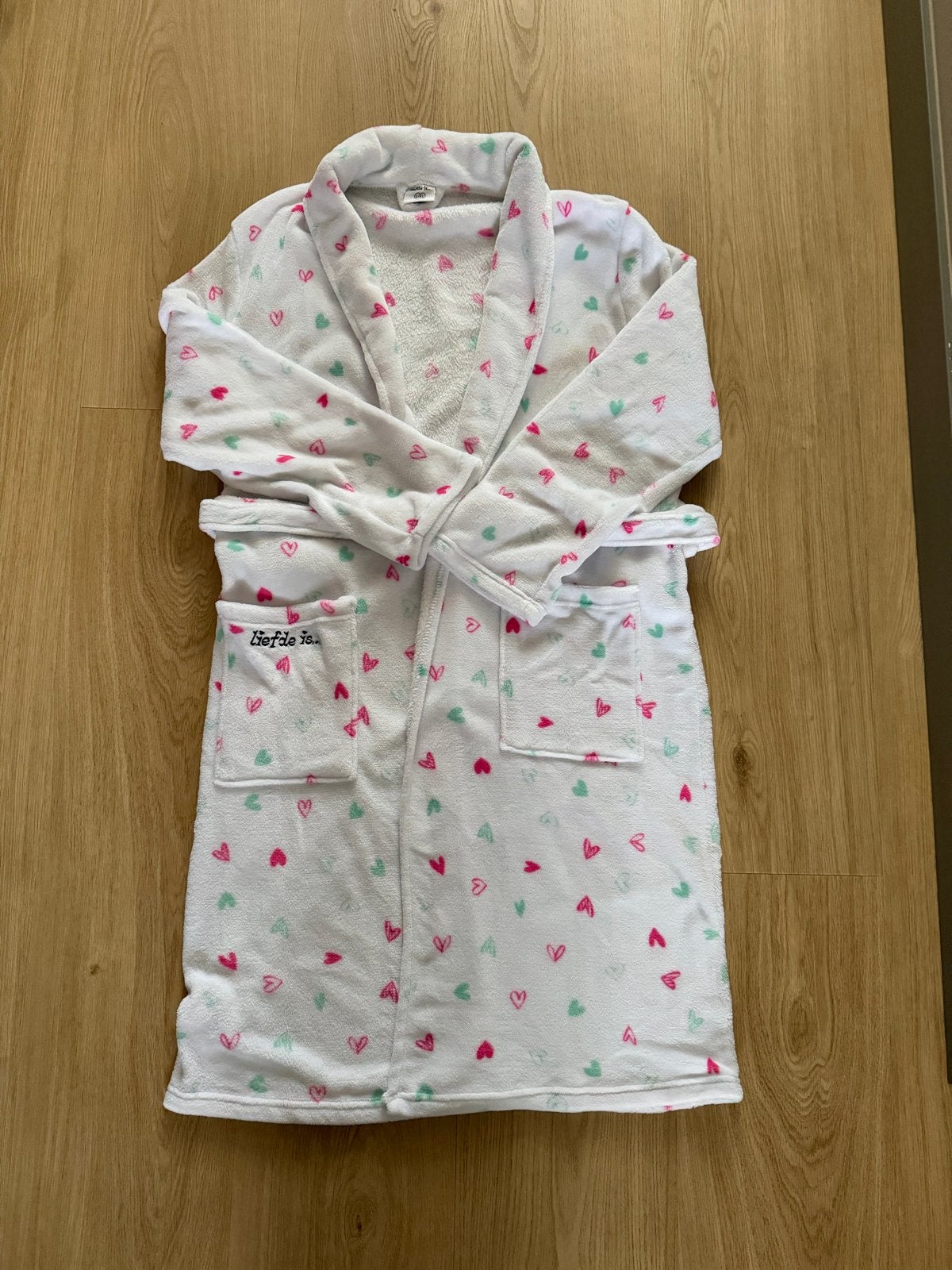 Nieuwe zachte fleece badjas met hartjespatroon., Kleding | Dames, Ophalen, Nieuw