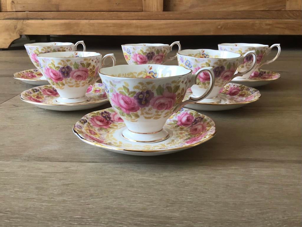 6x dames kop en schotel Royal Albert Serena, Ophalen of Verzenden, Nieuw, Porselein, Kop(pen) en/of Schotel(s)
