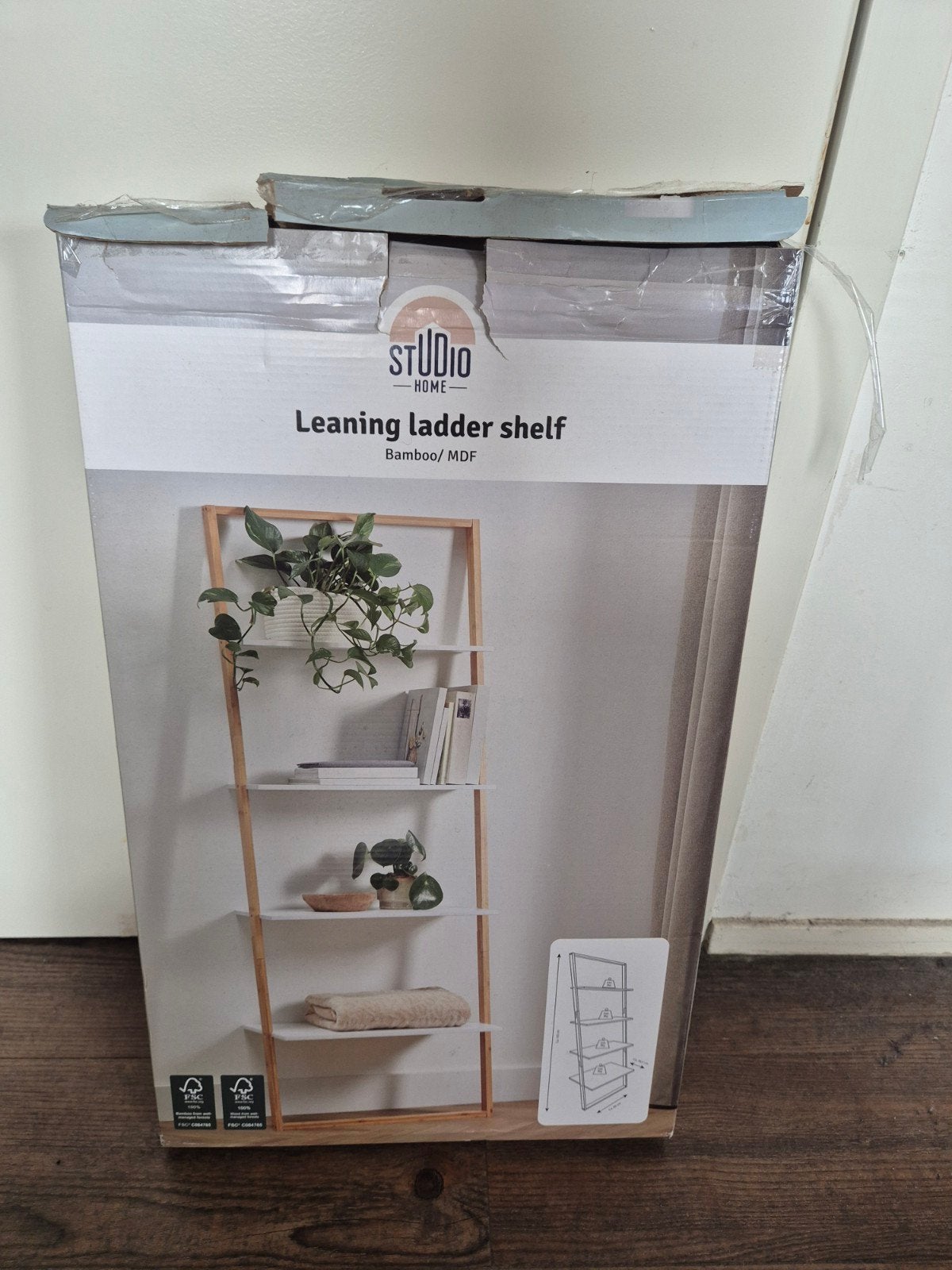 Wooden leaning ladder shelf, never used before, Ophalen