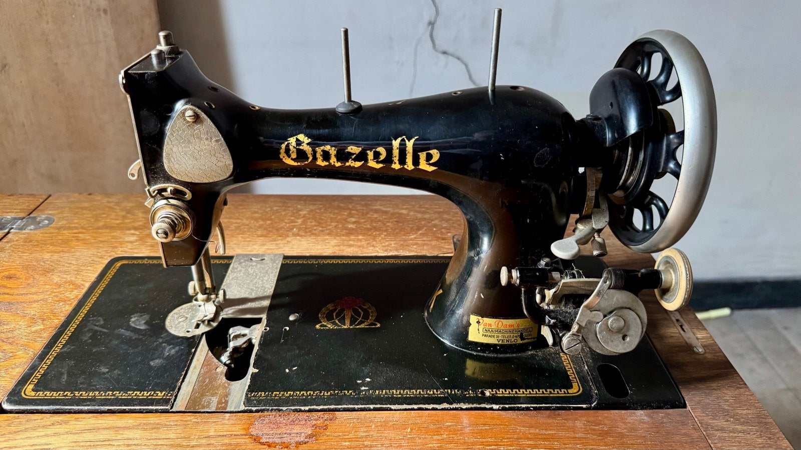 Antieke Gazelle naaimachine - Opknapper, ideaal pronkstuk, Ophalen