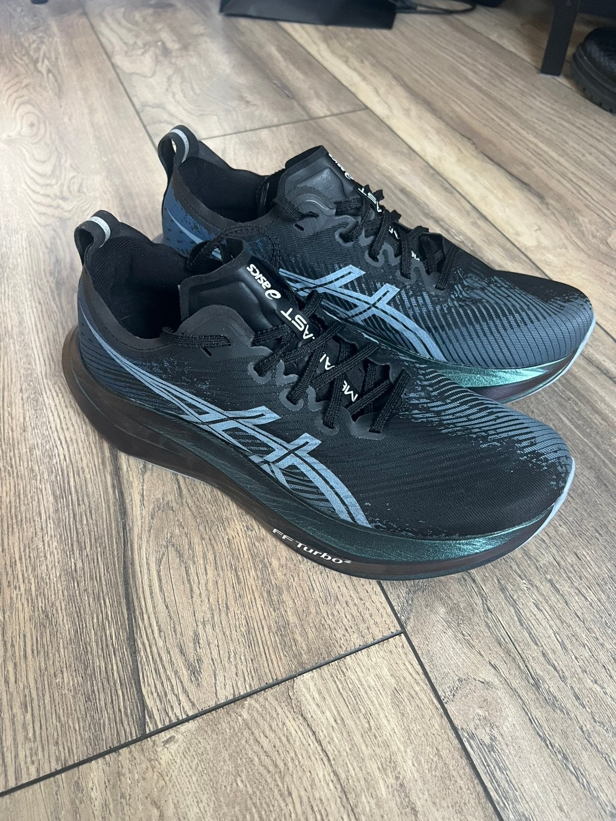 Asics megablast 2026, Sport en Fitness, Loopsport en Atletiek, Zo goed als nieuw, Hardloopschoenen, Asics, Ophalen of Verzenden