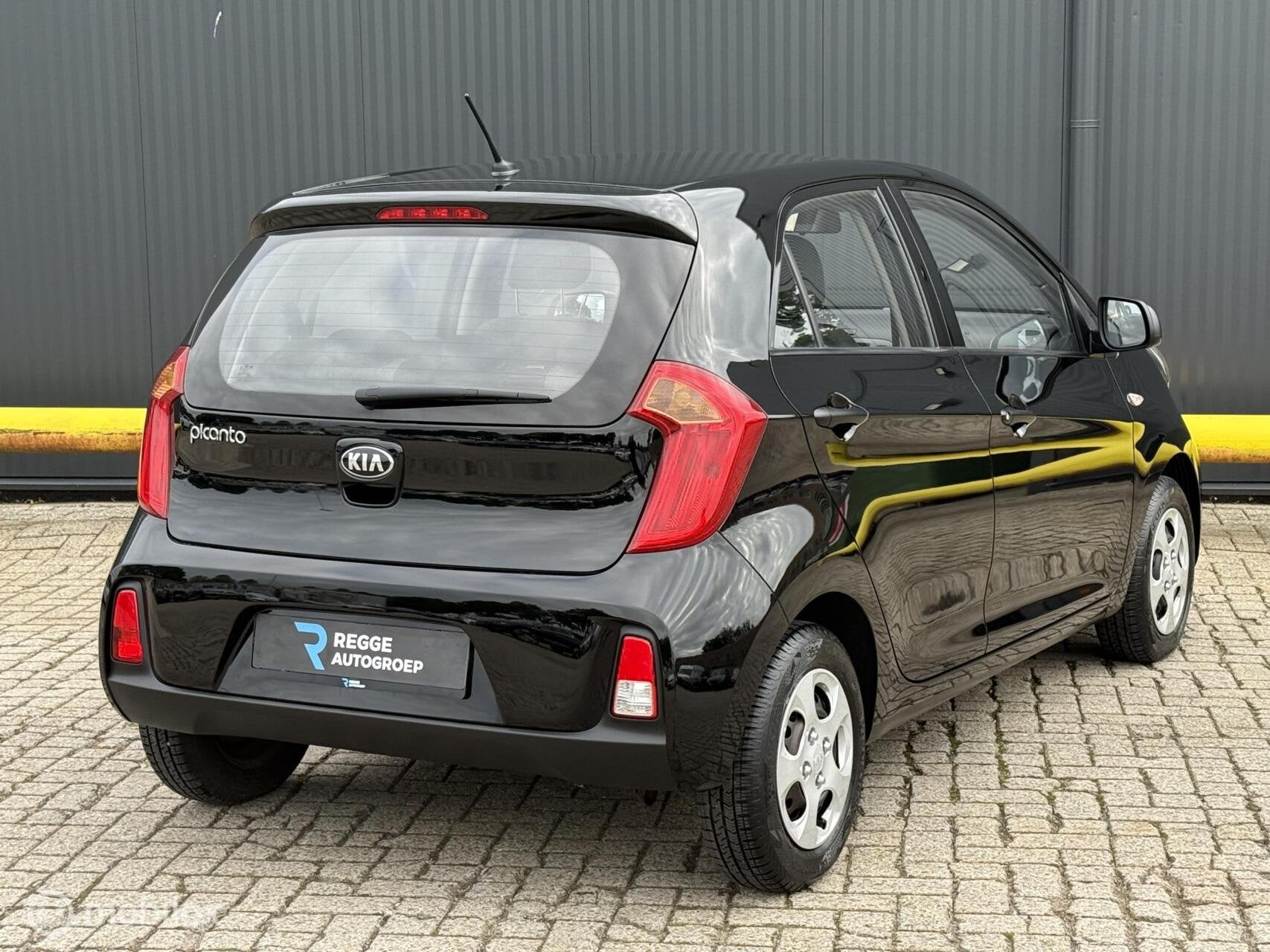 Kia Picanto 1.0 CVVT EconomyPlusLine AIRCO | NIEUWSTAAT, Auto's, Gebruikt, 4 stoelen, Zwart, Handgeschakeld