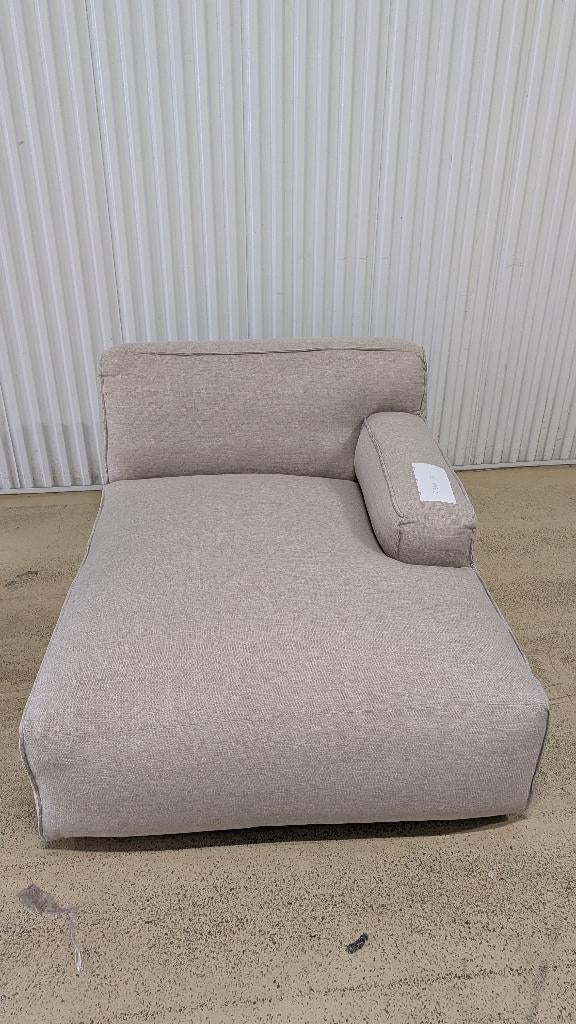Nieuwe loveseat xxl in licht grijs met armleuning links, Huis en Inrichting, Banken | Bankstellen, Ophalen, Eenpersoons, Modern strak