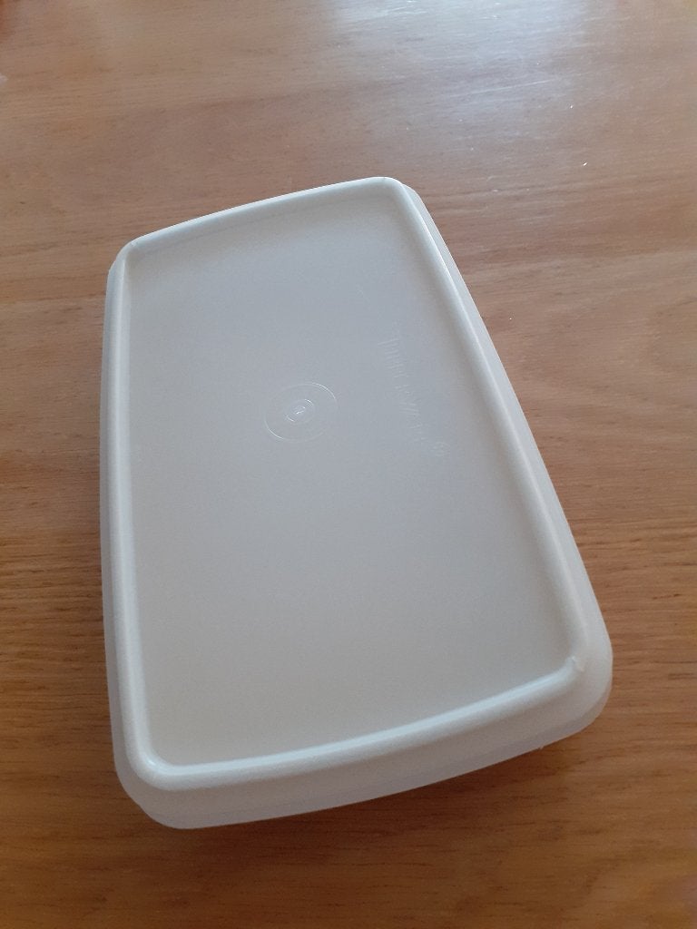 Tupperware vleeswaren/brooddoos, Huis en Inrichting, Keuken | Tupperware, Gebruikt, Bewaardoos, Wit, Ophalen of Verzenden
