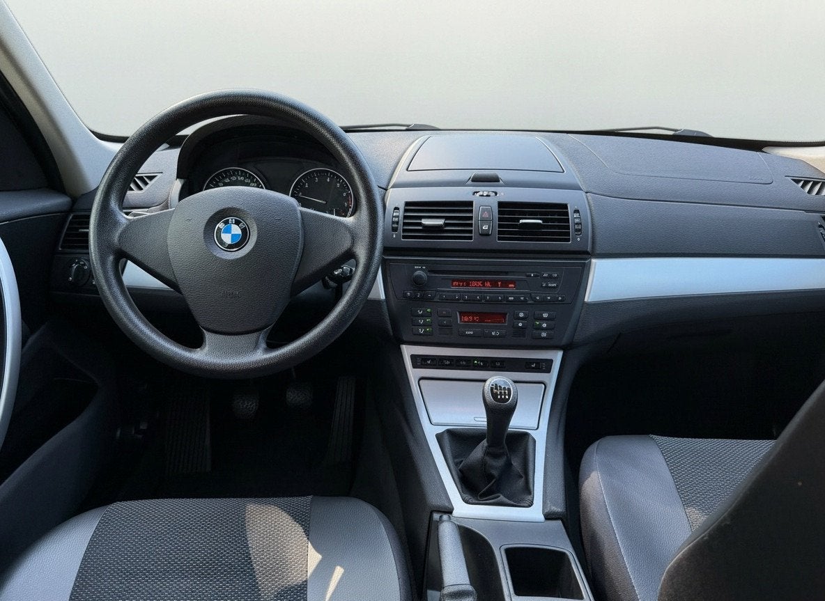 BMW X3 2.0i Business Line, trekhaak, nieuwe apk keuring, Auto's, BMW, 4 cilinders, 150 pk, Bedrijf, Handgeschakeld