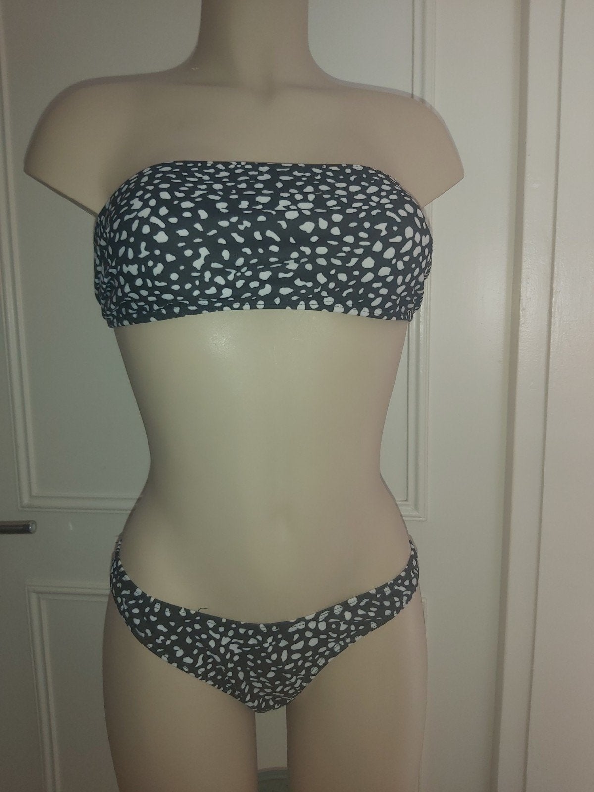 Shein bikini met stippenprint, Zwart, Ophalen of Verzenden, Zo goed als nieuw, Bikini