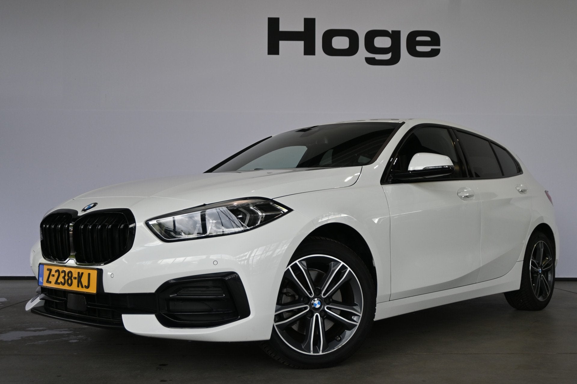 BMW 1-serie 118i High Executive Automaat Clima Virtual Cockp, Automatische klimaatregeling, 136 pk, Gebruikt, Met garantie (alle)