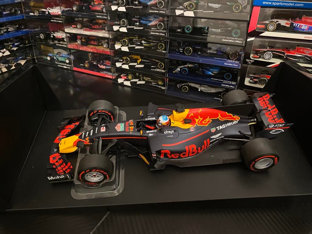 Daniel Ricciardo Red Bull RB13 Australian GP, Ophalen of Verzenden, Zo goed als nieuw, MiniChamps