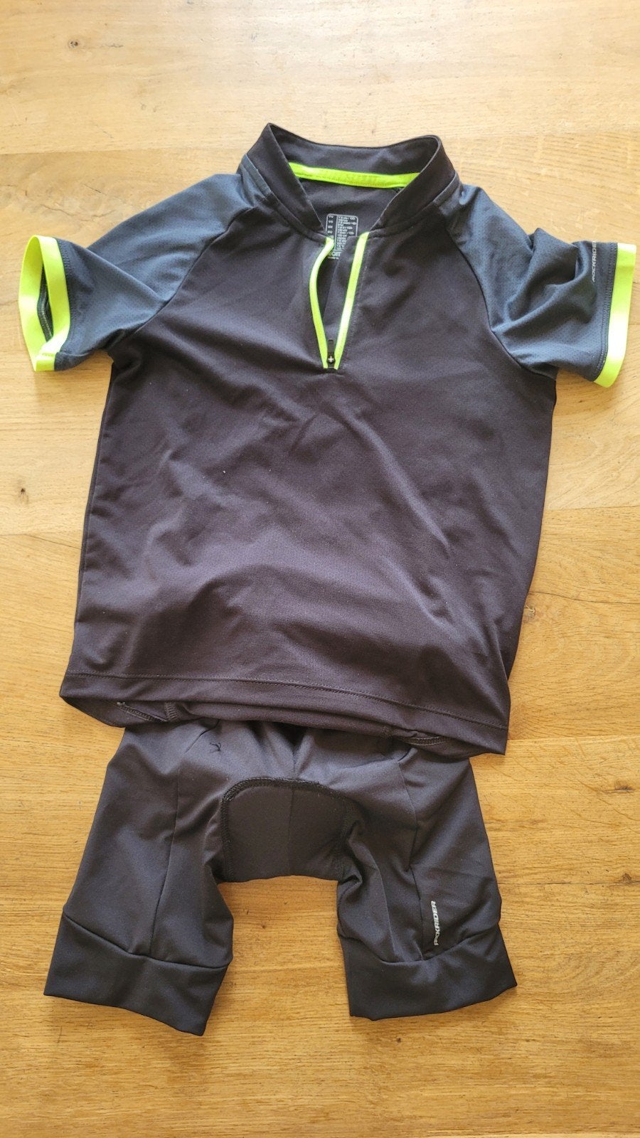 Decathlon Rockrider Fietskleding Set Kinderen 7-8 jaar, Kinderen, Overige maten, Ophalen of Verzenden, Zo goed als nieuw