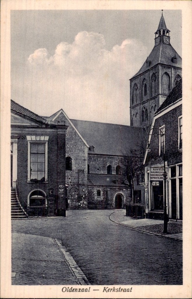 Oldenzaal - Kerkstraat - Straatzicht, Ophalen of Verzenden, 1920 tot 1940, Ongelopen, Overijssel