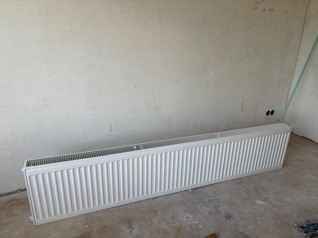 Radiator Thermrad 200x40 inclusief thermostaat, Doe-het-zelf en Verbouw, Verwarming en Radiatoren, Ophalen, 30 tot 80 cm, Radiator