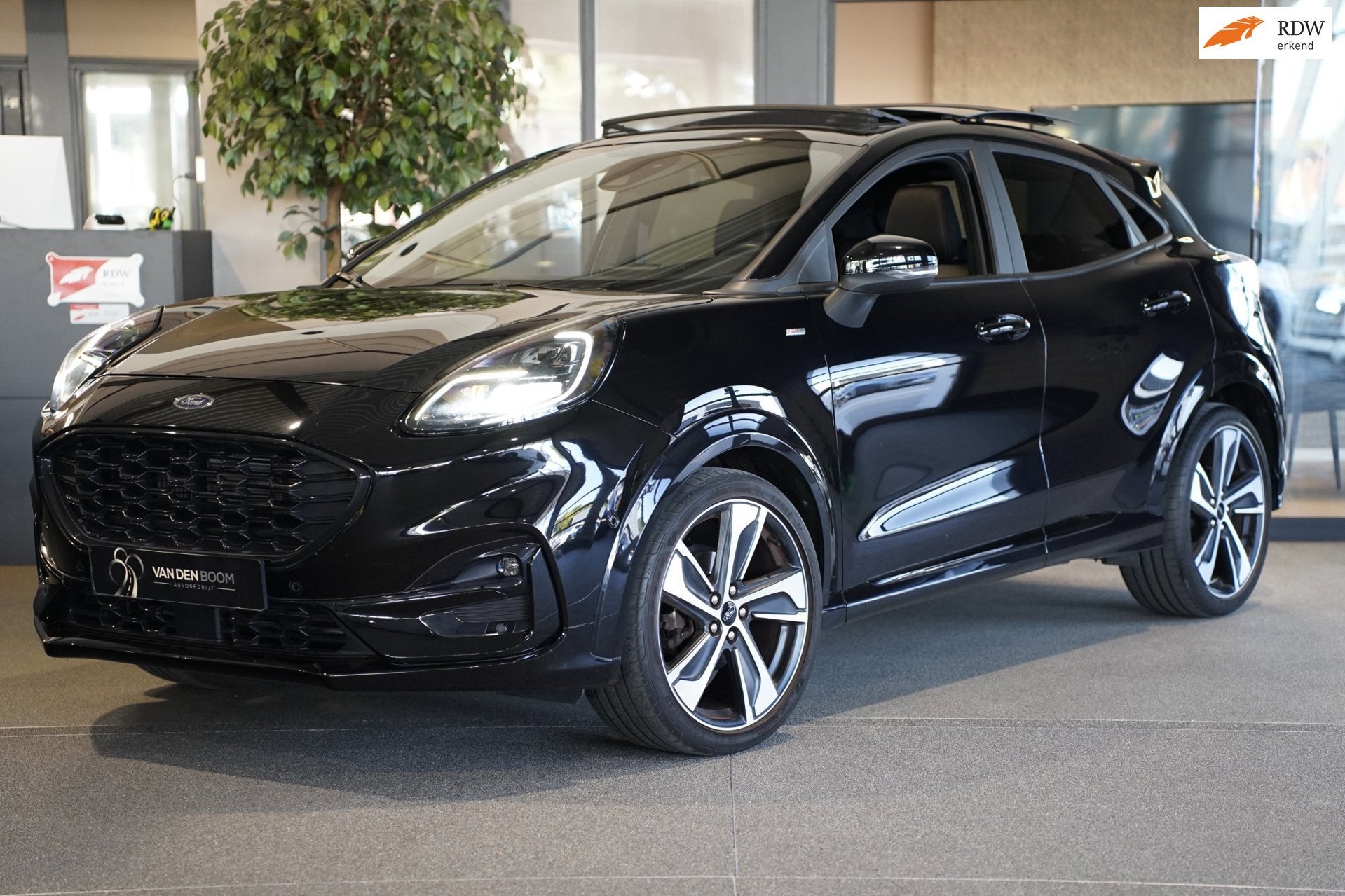 Ford Puma 1.0 EcoBoost Hybrid ST-Line 155PK Pano Trek Navi L, Voorwielaandrijving, Leder en Stof, Zwart, Origineel Nederlands