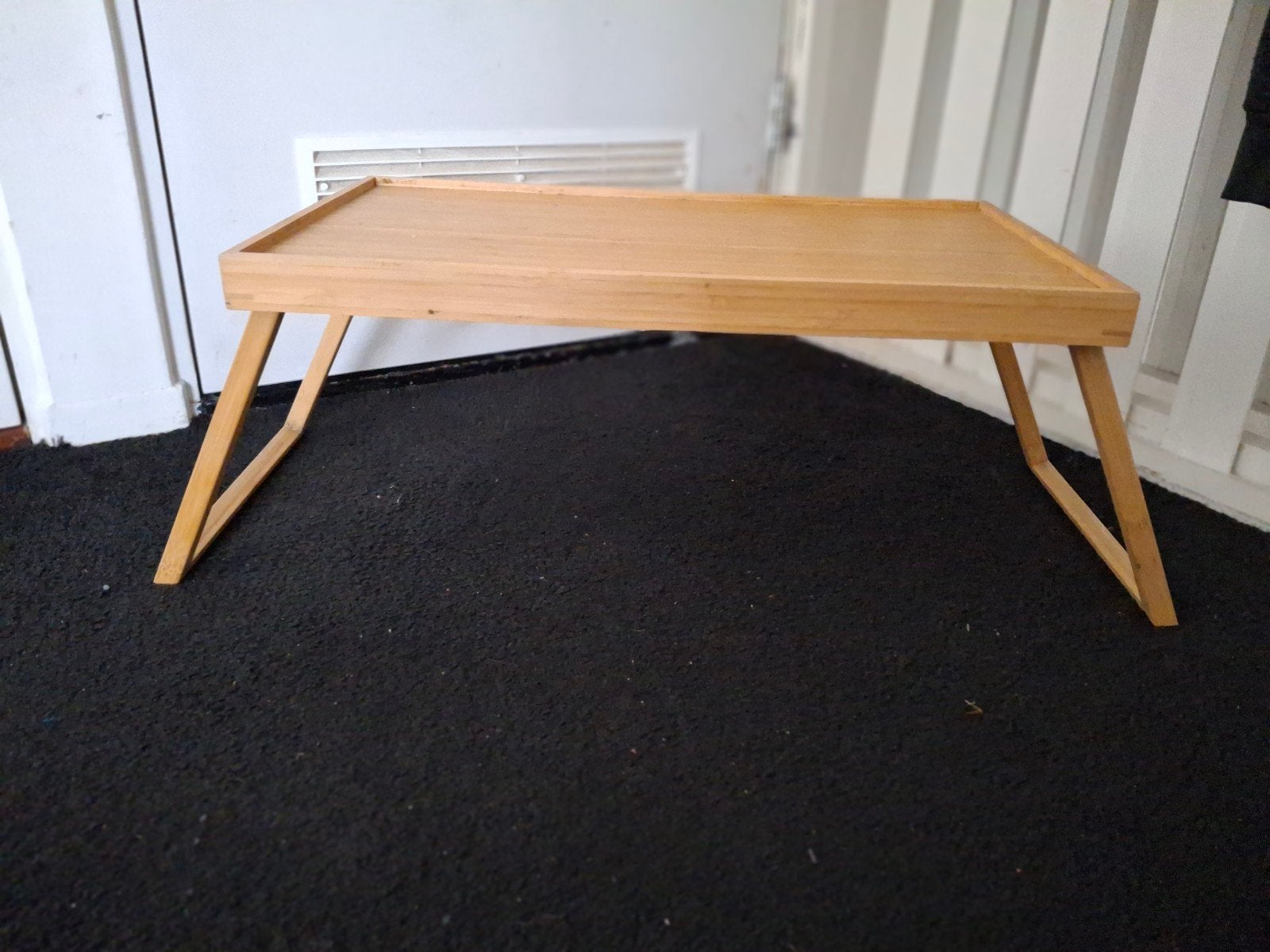 Opvouwbaar bamboe bedtafeltje / ontbijt op bed dienblad, Minder dan 45 cm, Modern, Scandinavisch, Zo goed als nieuw, Rechthoekig