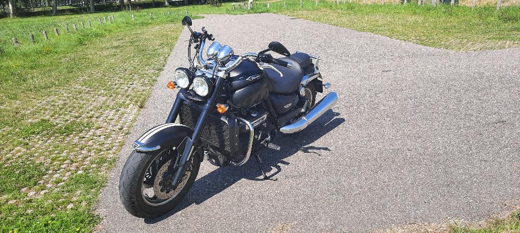 TE KOOP : TRIUMPH ROCKET 3 ROADSTER UIT 2016 MET 10500 KM, Gebruikt, 3 cilinders, Particulier, Meer dan 35 kW