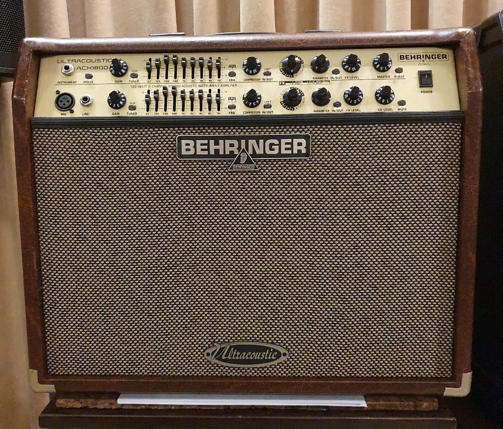 Behringer ACH1800 gitaarversterker, Muziek en Instrumenten, Ophalen, Gebruikt, Gitaar, 100 watt of meer