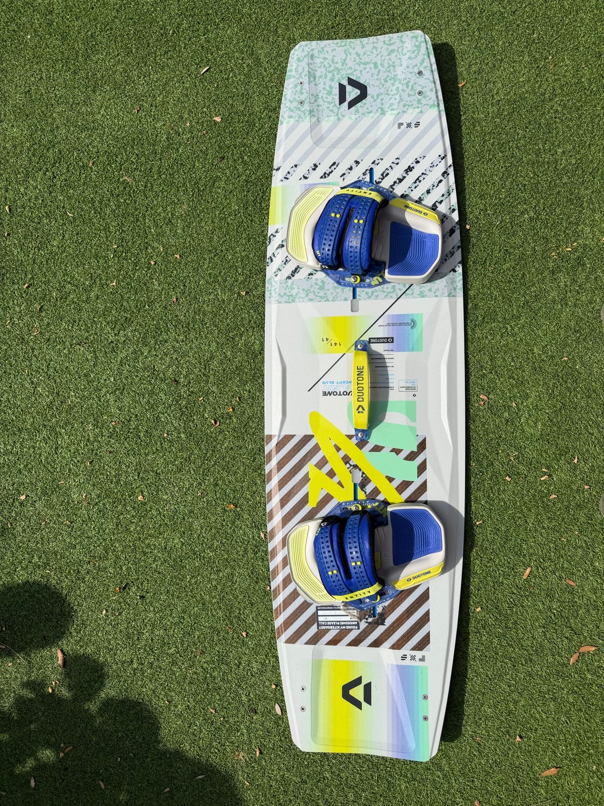 Board Duotone Select Concept Blue 2025 - entity bindingen, Watersport en Boten, Kitesurfen, Zo goed als nieuw, Kiteboard, 4 m² of minder