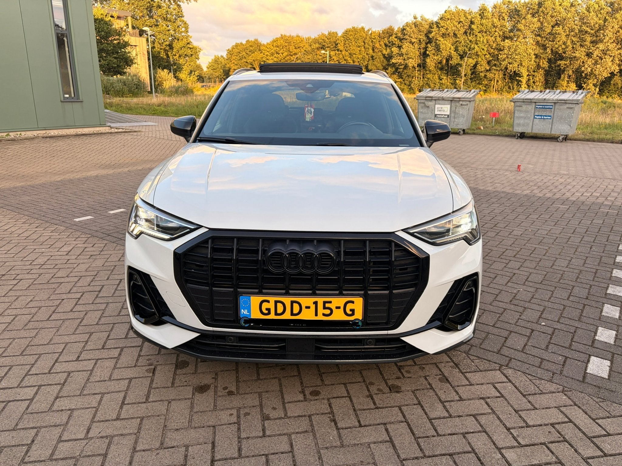 Audi Q3 35 Tfsi 150pk S Tronic 2020 Wit, Auto's, Audi, Navigatiesysteem, Zwart, 4 cilinders, Leder en Stof