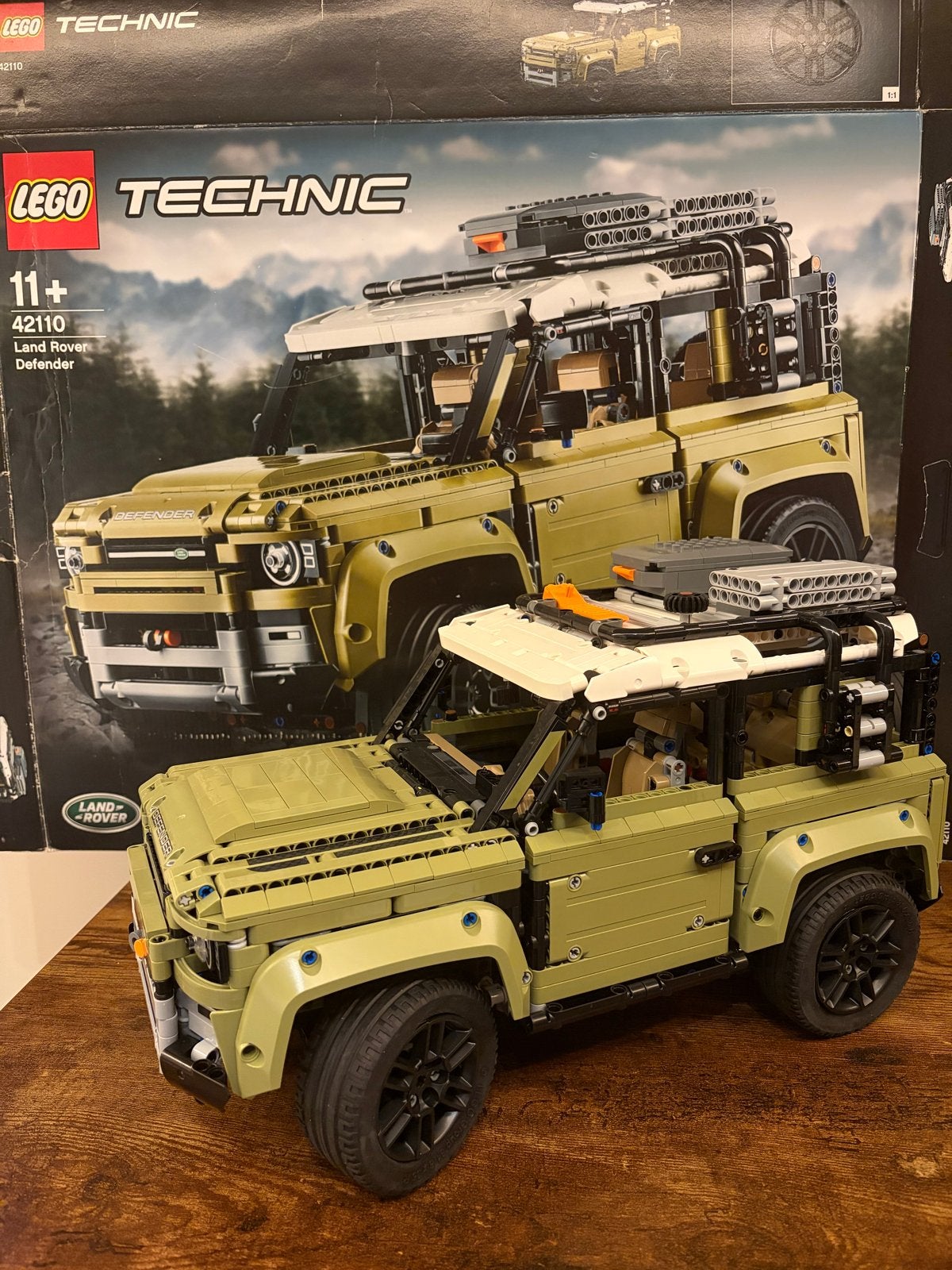 LEGO Technic 42110 Land Rover Defender (compleet)