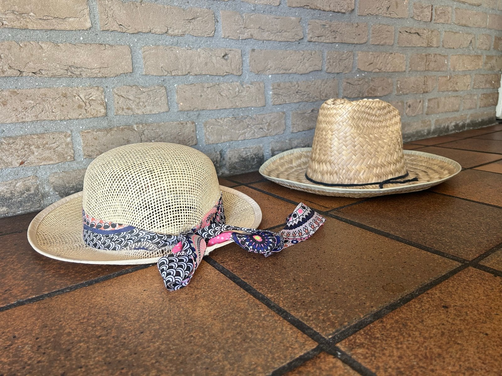 Set van 2 zomerse strohoeden - Nieuw, Ophalen of Verzenden, Nieuw, One size fits all, Hoed