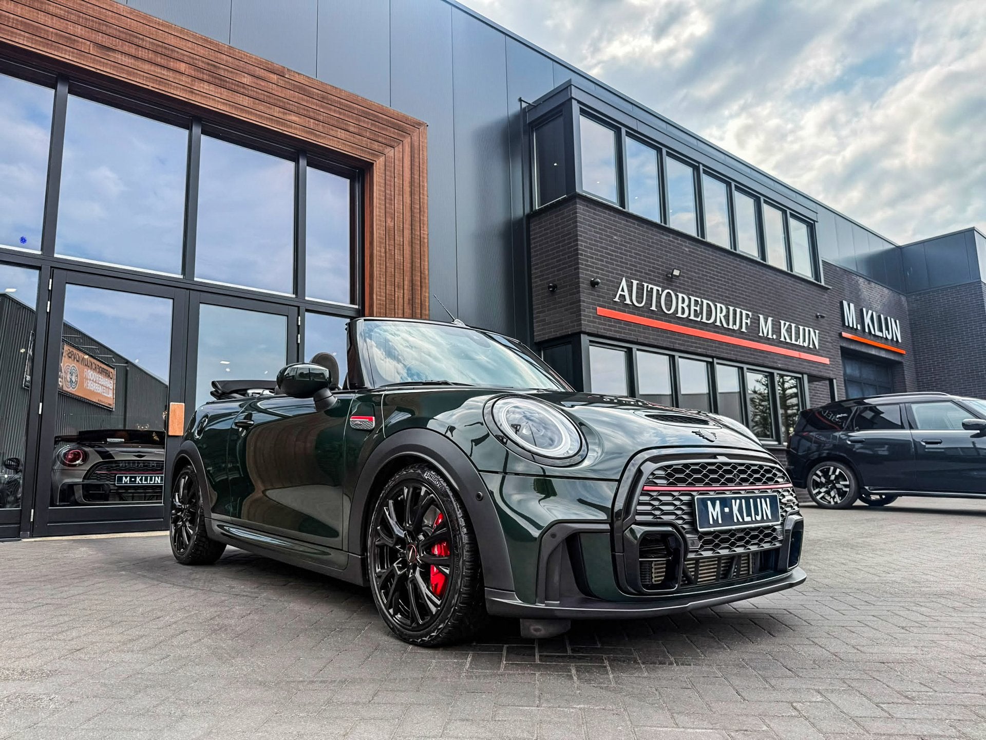 MINI Cabrio 2.0 John Cooper Works JCW Pack F1 aut 231pk Blac, Auto's, 1998 cc, Gebruikt, Huisgarantie, 4 stoelen