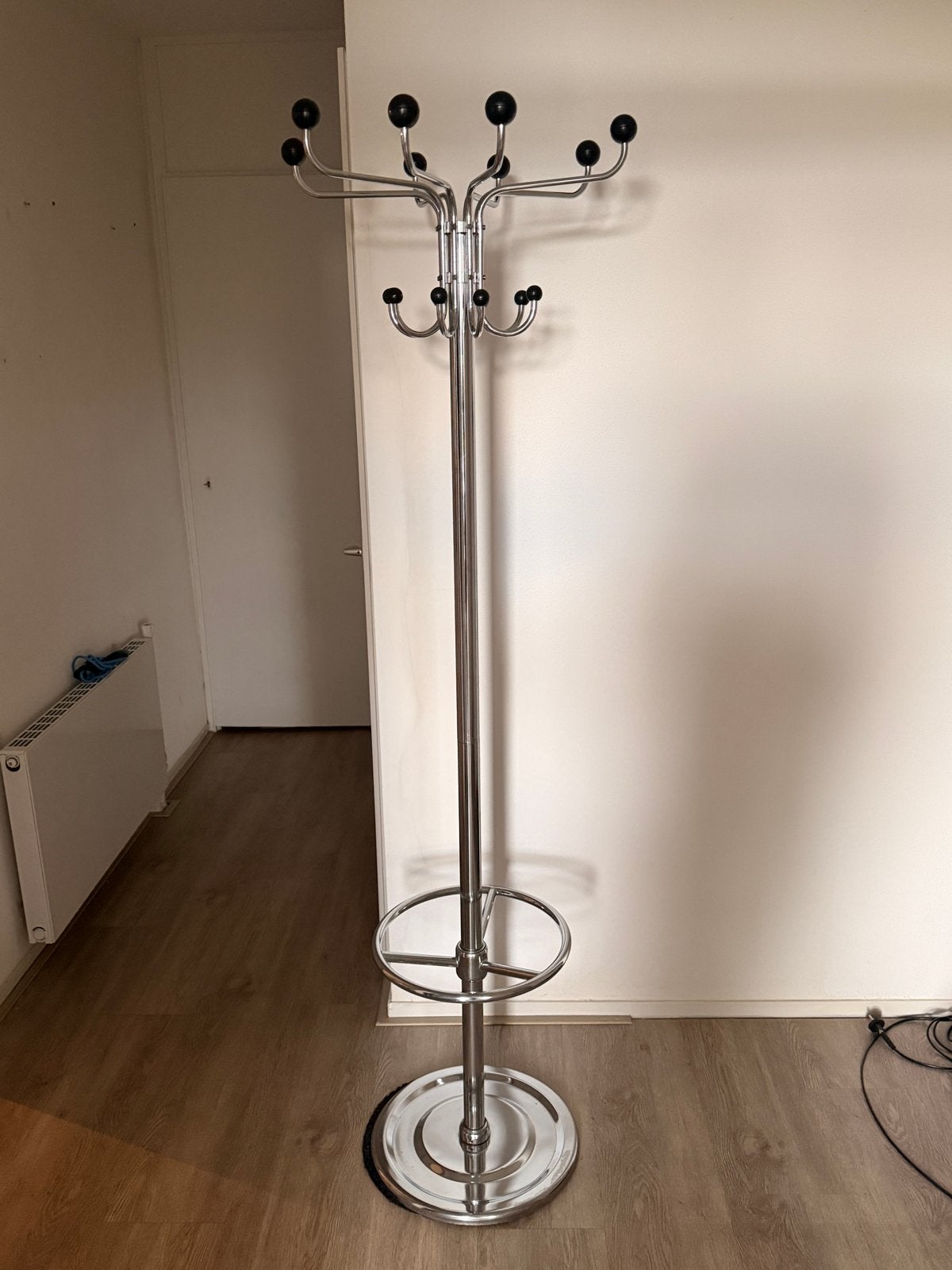 Vintage Space Age staande kapstok chroom – jaren 70, Huis en Inrichting, Woonaccessoires | Kapstokken, Ophalen, Gebruikt, Metaal