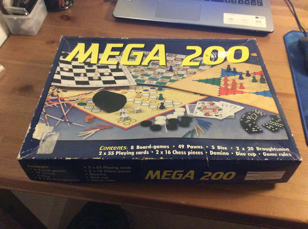 Mega 200 spellen doos, Ophalen of Verzenden, Gebruikt