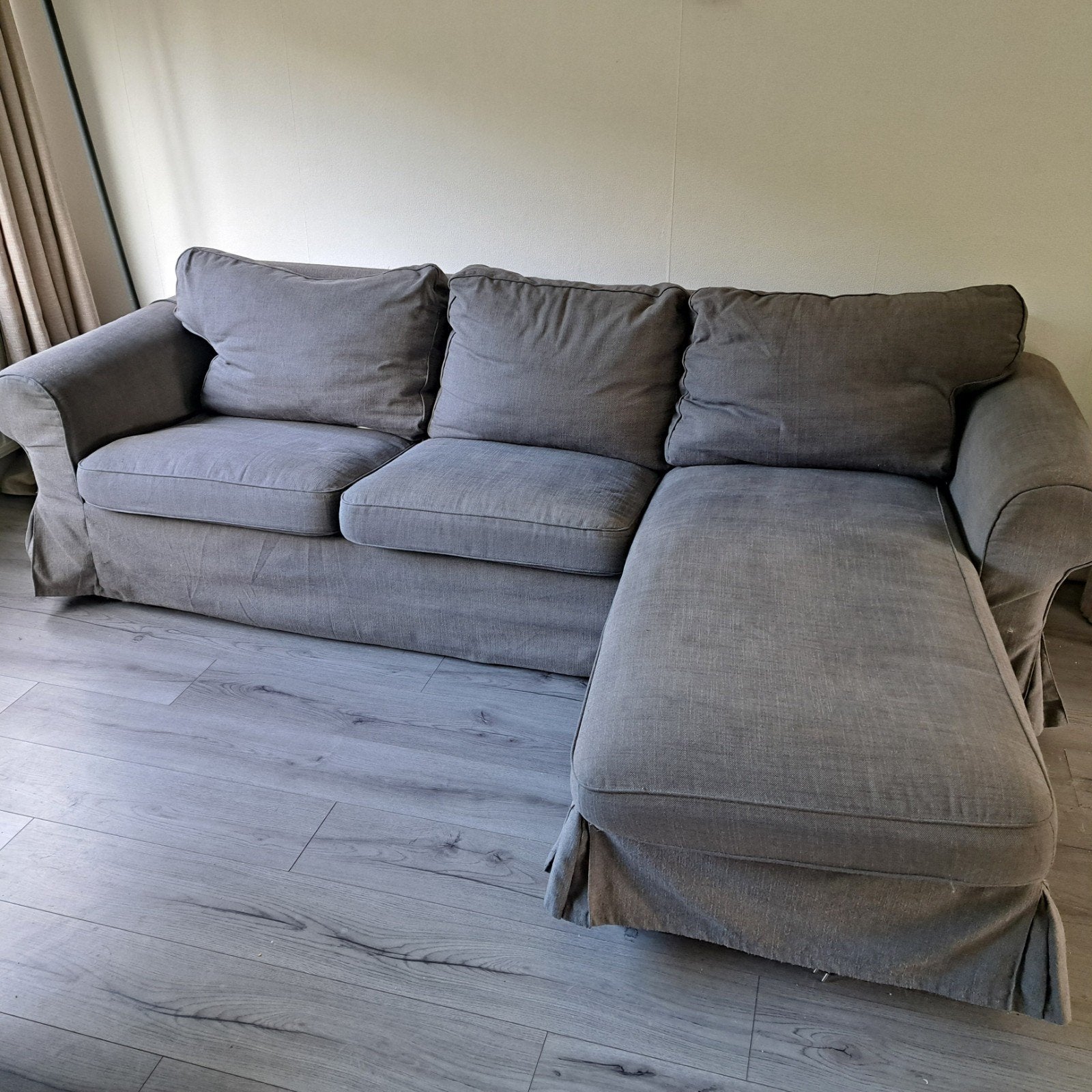 Grijze Hoekbank met Chaise Longue - Comfortabel en Ruim, 250 tot 300 cm, Gebruikt, 125 tot 150 cm, Hoekbank