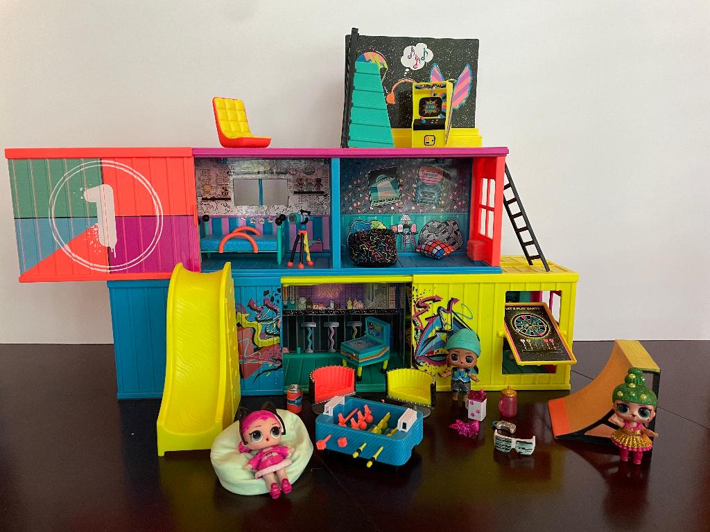LOL poppenhuis, Kinderen en Baby's, Speelgoed | Poppenhuizen, Ophalen, Zo goed als nieuw, Poppenhuis
