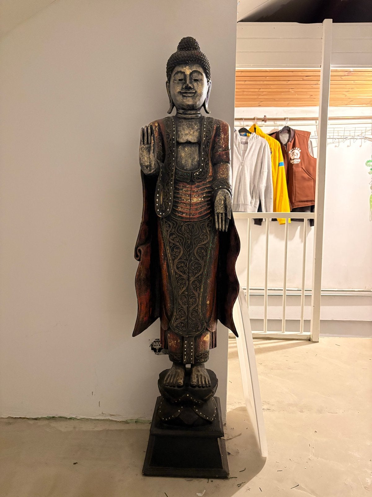 Authentieke Thaise Boeddha - Handgemaakt Houtsnijwerk, Ophalen, Gebruikt, Hout, Meerkleurig