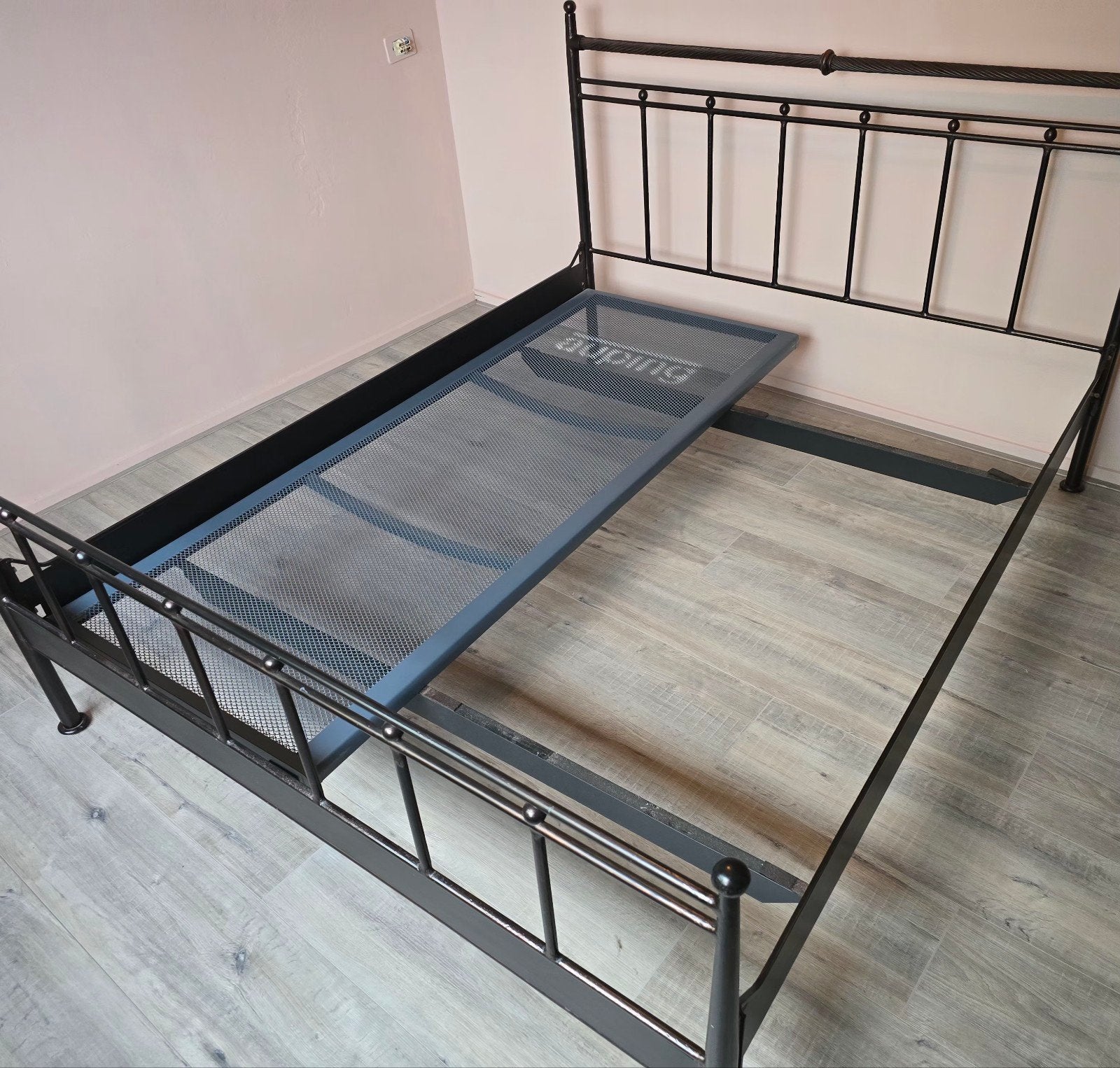 Stalen bedframe en Emma matras zgan, Ophalen, Bruin, Tweepersoons, Zo goed als nieuw