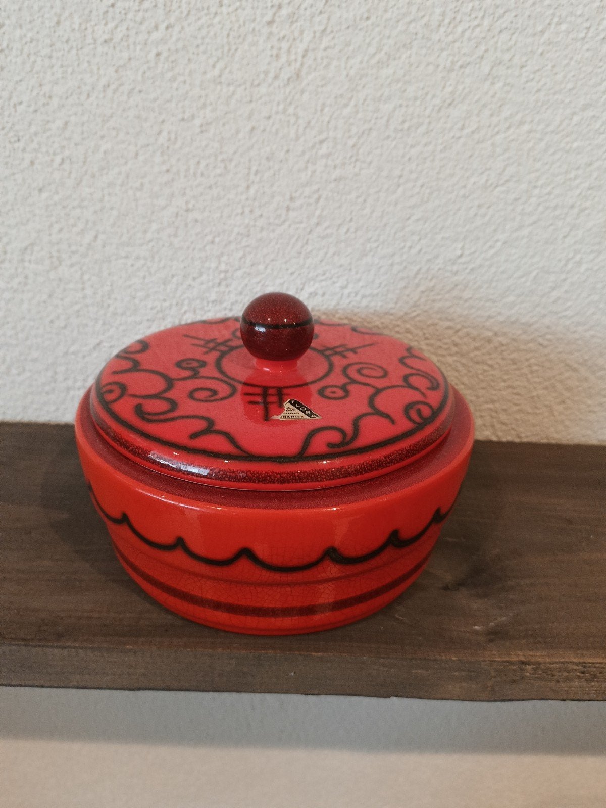 Vintage rood keramiek potje met deksel, gemerkt 1850, Antiek en Kunst, Antiek | Keramiek en Aardewerk, Ophalen