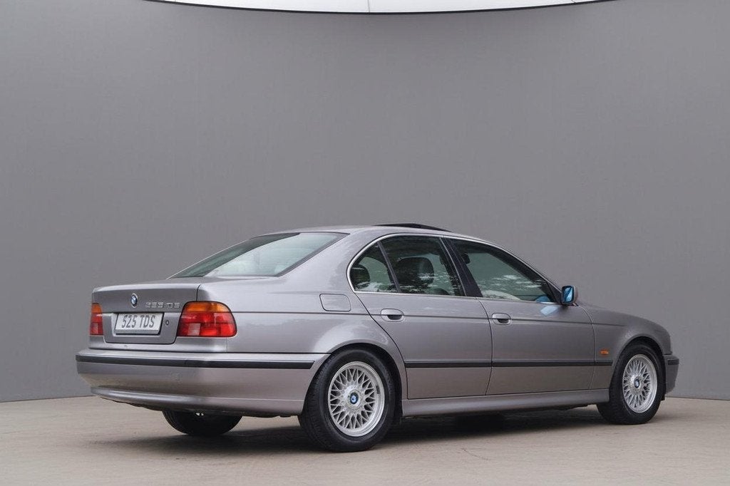 BMW 5-serie 525tds Executive automaat 1e eigenaar UNIEK MOOI, Automaat, Achterwielaandrijving, Gebruikt, 143 pk